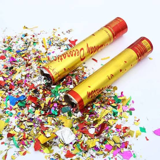 Party poppers